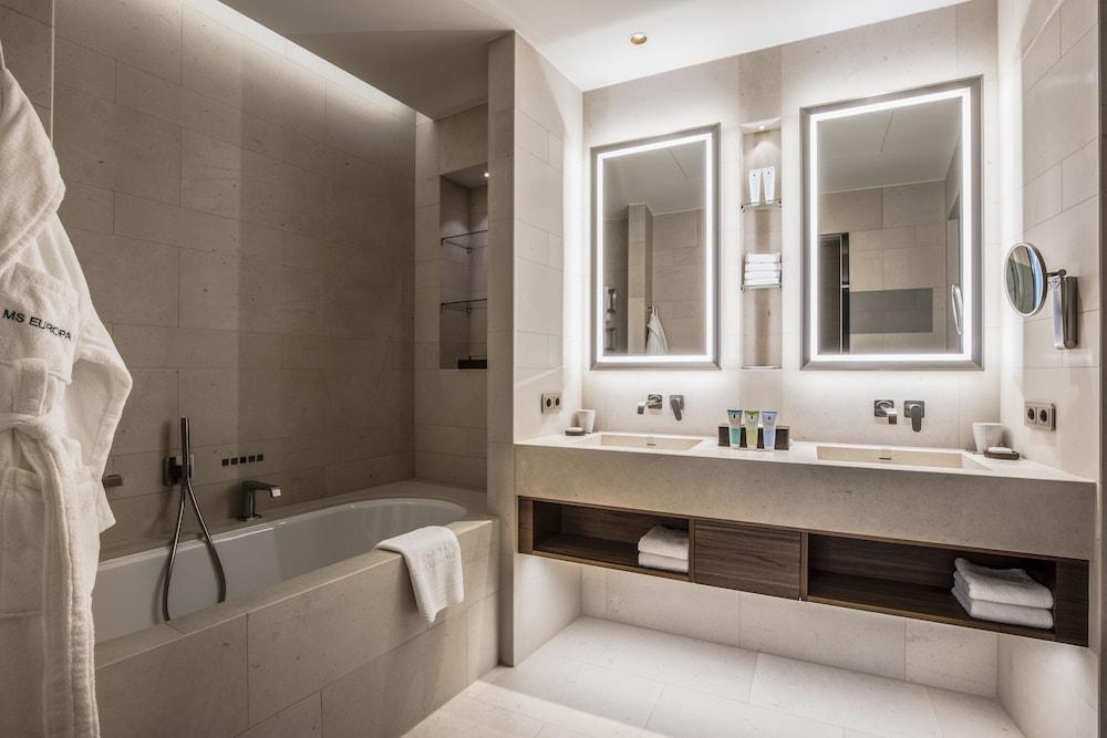 The Fontenay Hamburg Ngoại thất bức ảnh Bathroom