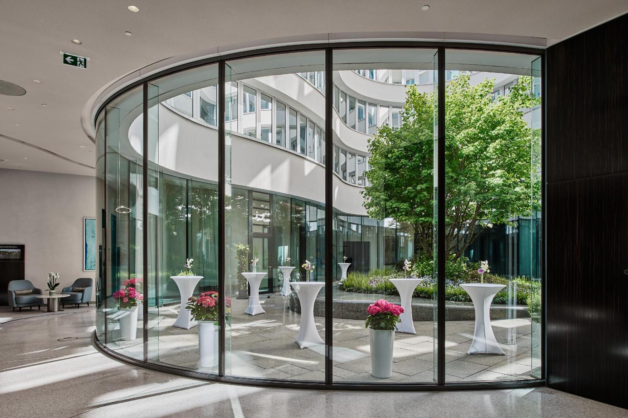The Fontenay Hamburg Ngoại thất bức ảnh The atrium