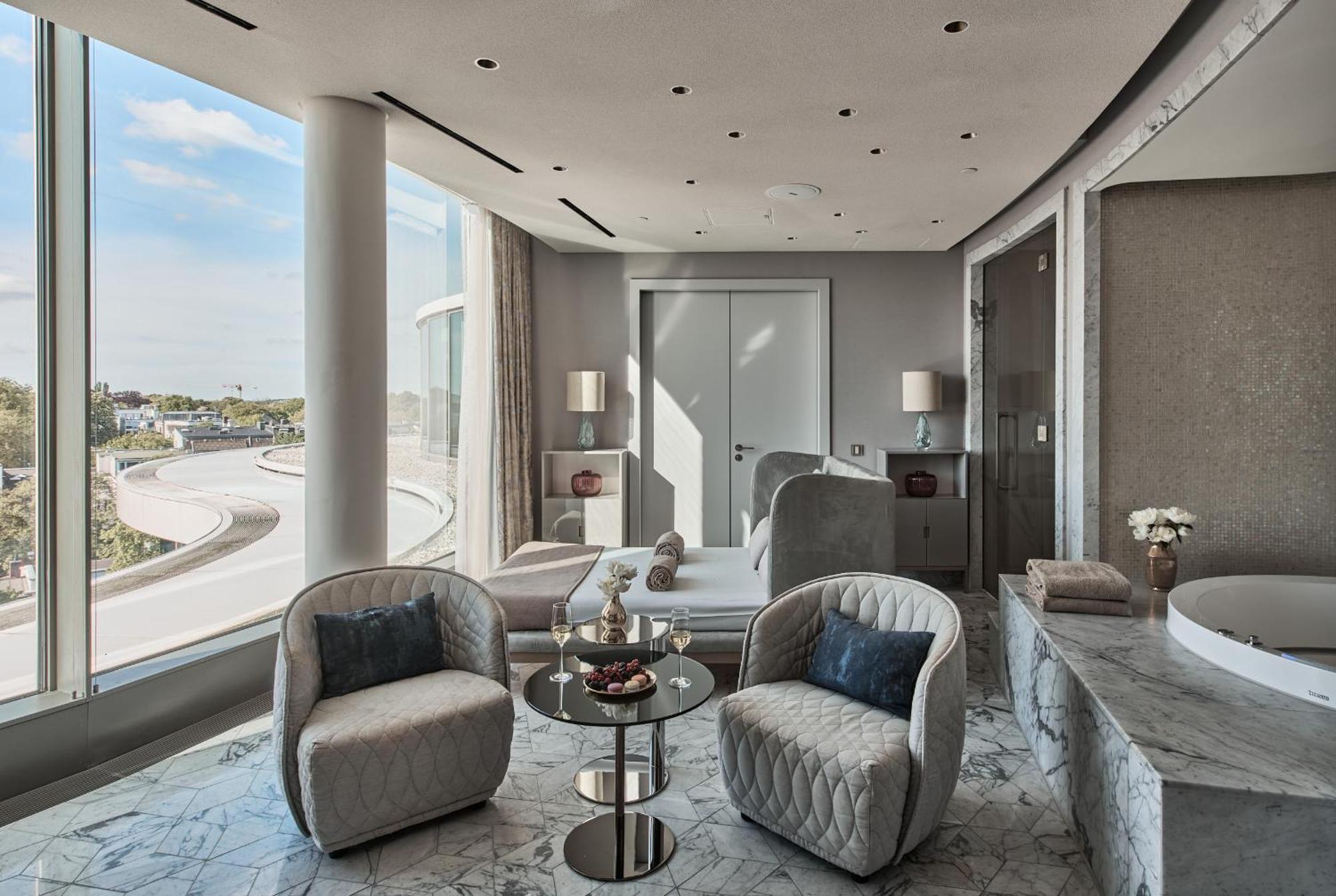 The Fontenay Hamburg Ngoại thất bức ảnh The Sky Residence