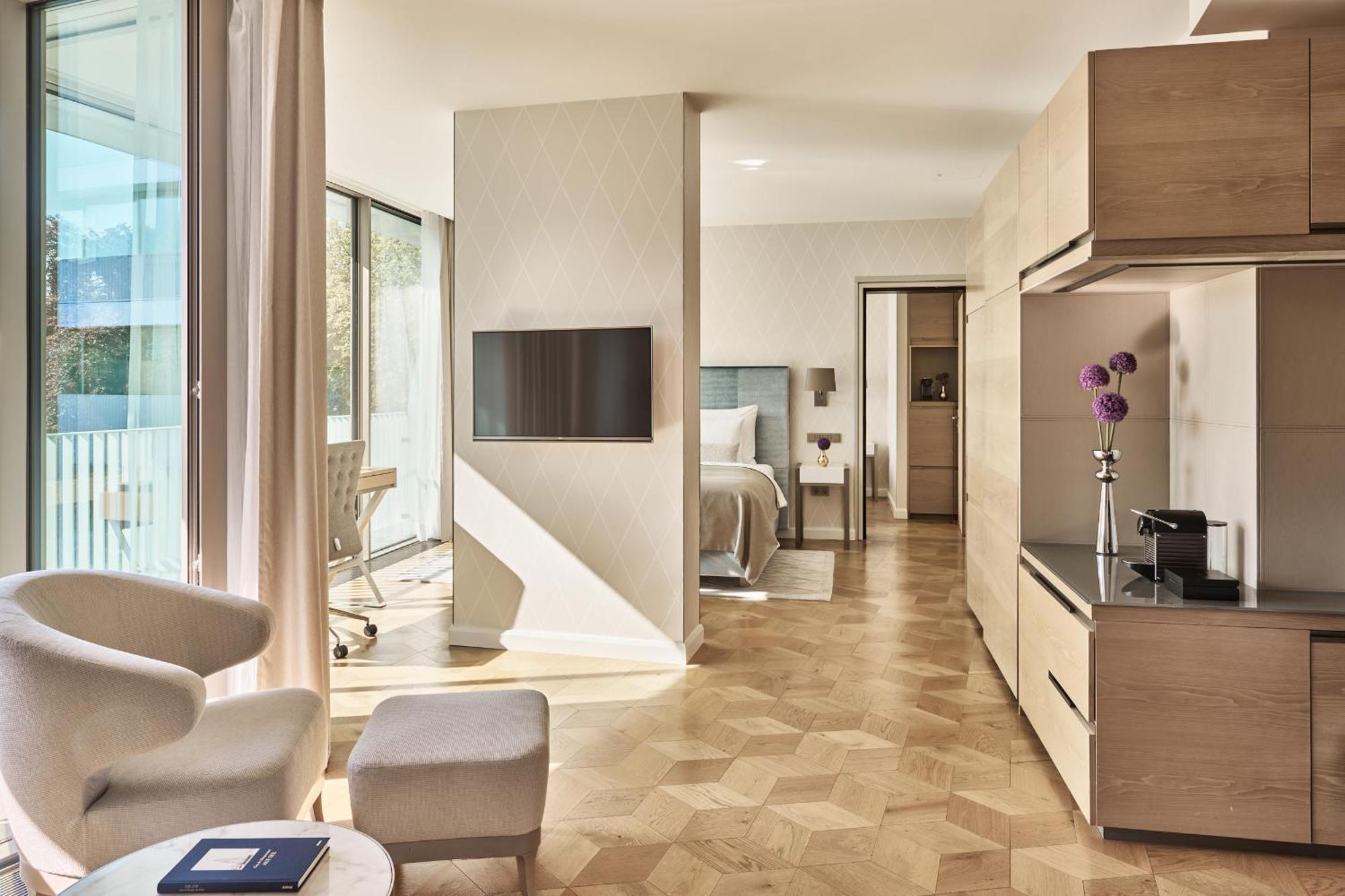 The Fontenay Hamburg Ngoại thất bức ảnh Interior of a suite