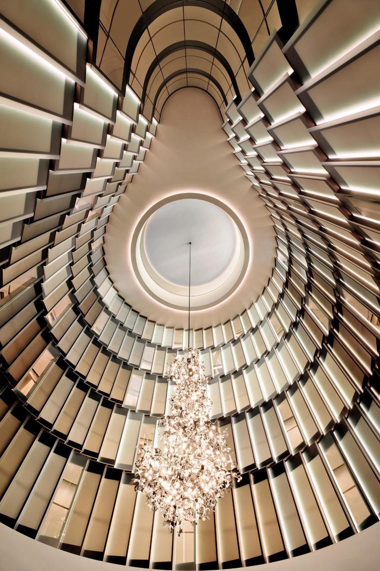 The Fontenay Hamburg Ngoại thất bức ảnh The spiral staircase